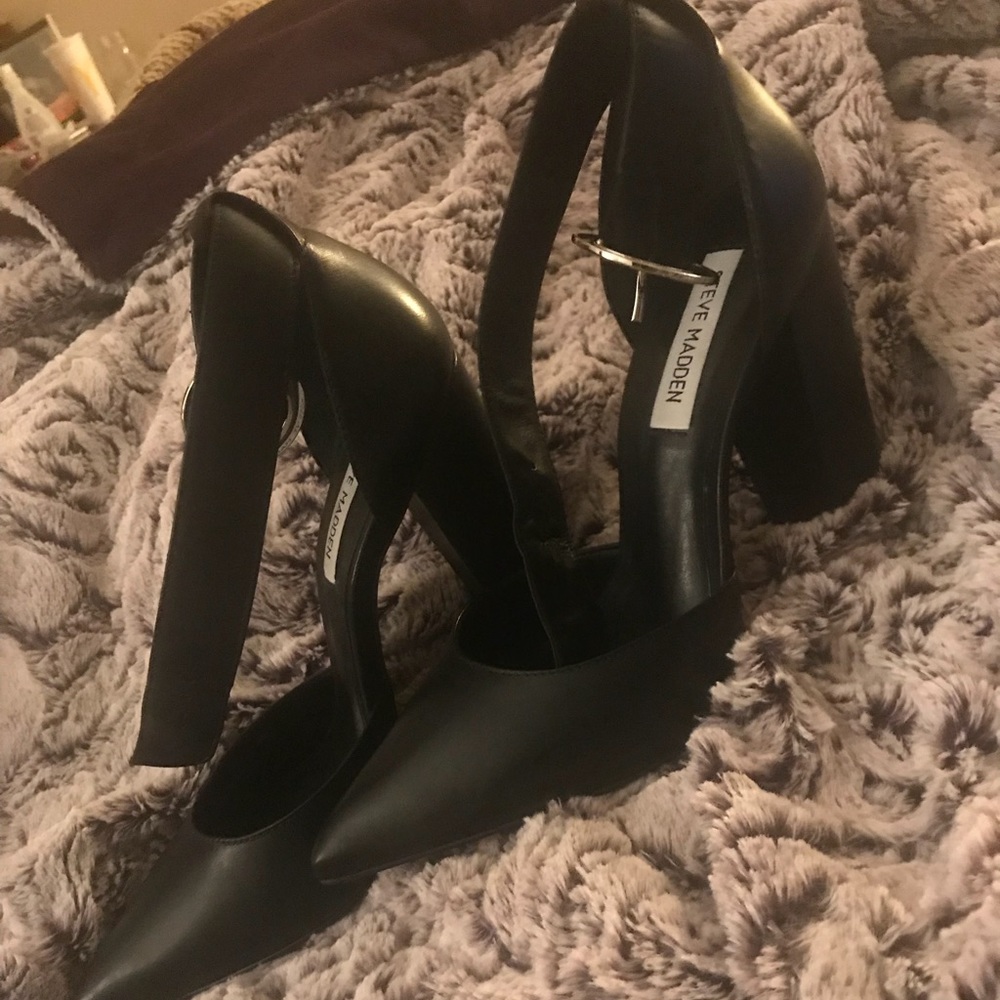 COPY - COPY - Steve Madden size 9 black pumps